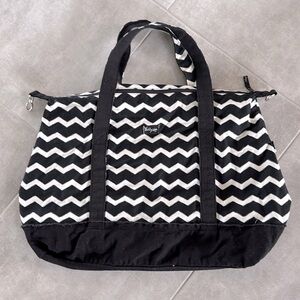Thirty One Retro Metro Weekender Black/White Chevron Overnight Tote Bag
